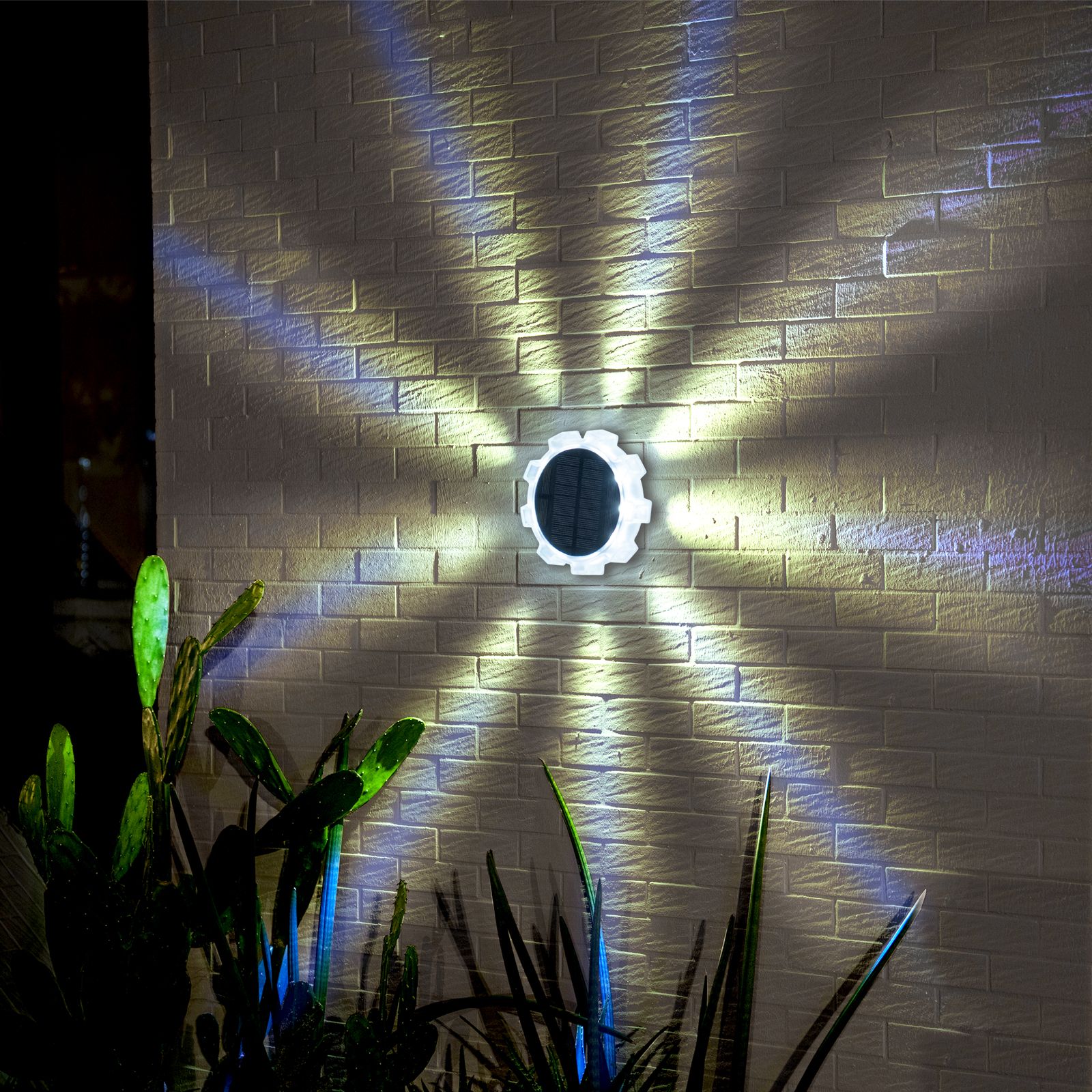 2 pcs/lot gear solar light Home outdoor garden Villa wall decoration atmosphere light Outdoor courtyard wall light Four light modes waterproof and dustproof 800mah battery white light view 2